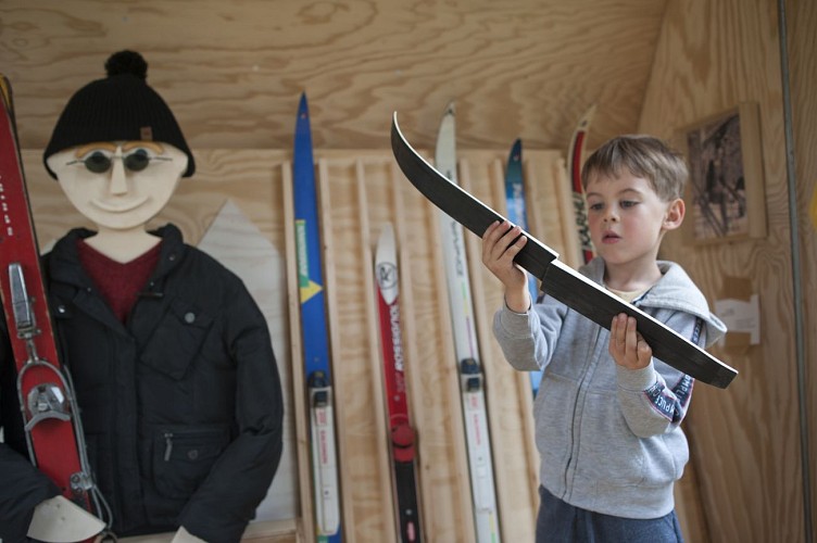 La Source, ein Spielpark und eine Erkundung der Alpe