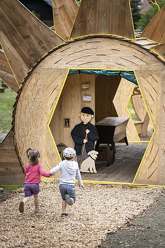 La Source, a play park and an exploration of the Alp