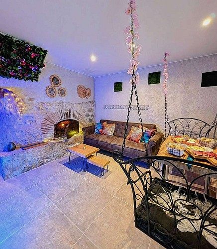 salon-portrait-1-scaled