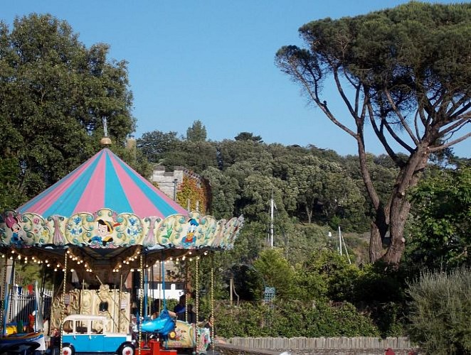 CARROUSEL DU CHÂTEAU