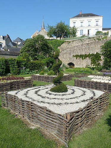 JARDIN MÉDIÉVAL DE LA SOURCE