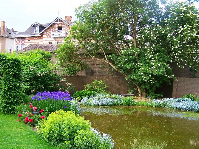 JARDIN MÉDIÉVAL DE LA SOURCE