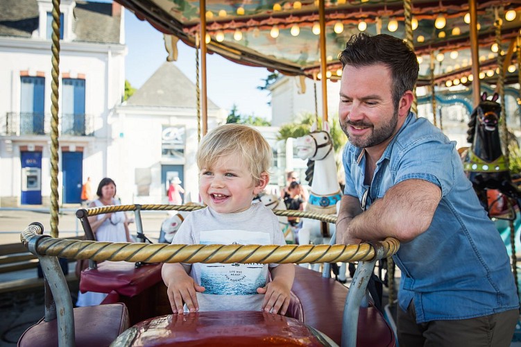 Le Carrousel Retro et Gourmand