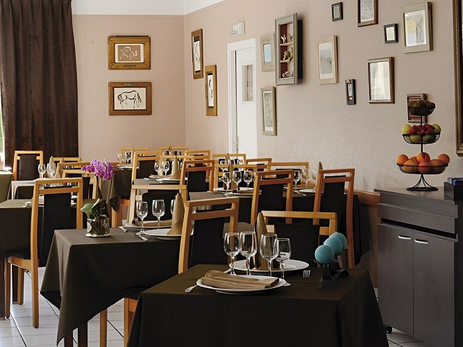 2 H.R. France Isigny