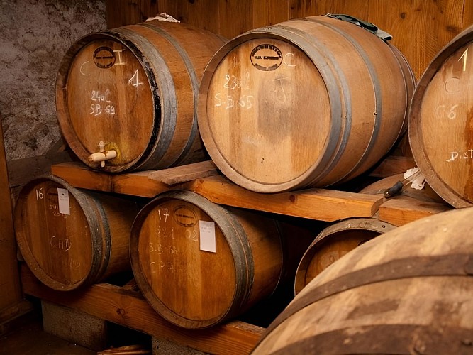Cidrerie Les Bruyeres Carré à Moyaux prés de Lisieux cave