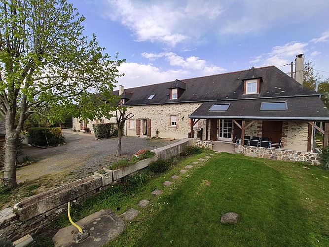 GRAND GÎTE NEUF SAUVELOUP, 4 PROFESSIONNELS