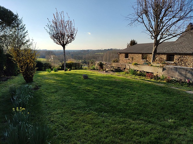 GRAND GÎTE NEUF SAUVELOUP, 4 PROFESSIONNELS