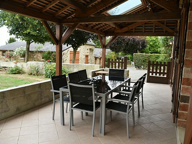 GRAND GÎTE NEUF SAUVELOUP, 4 PROFESSIONNELS