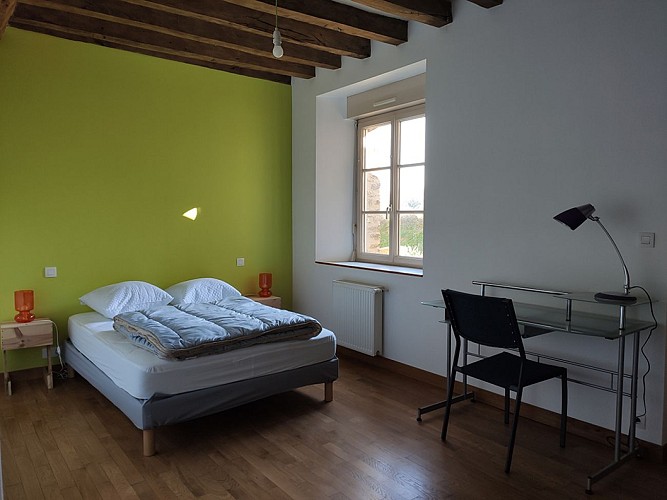 GRAND GÎTE NEUF SAUVELOUP, 4 PROFESSIONNELS