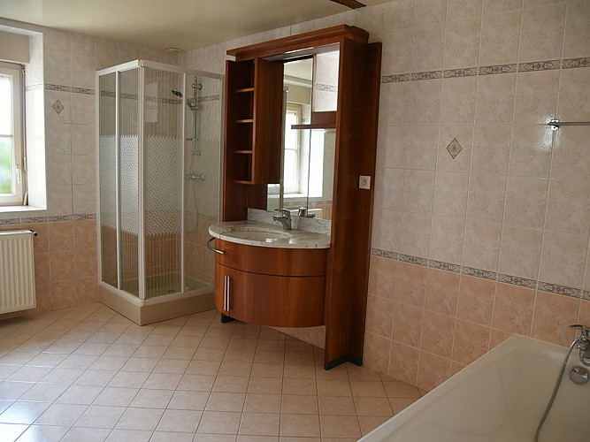 GRAND GÎTE NEUF SAUVELOUP, 4 PROFESSIONNELS