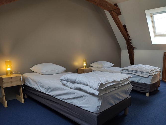 GRAND GÎTE NEUF SAUVELOUP, 4 PROFESSIONNELS