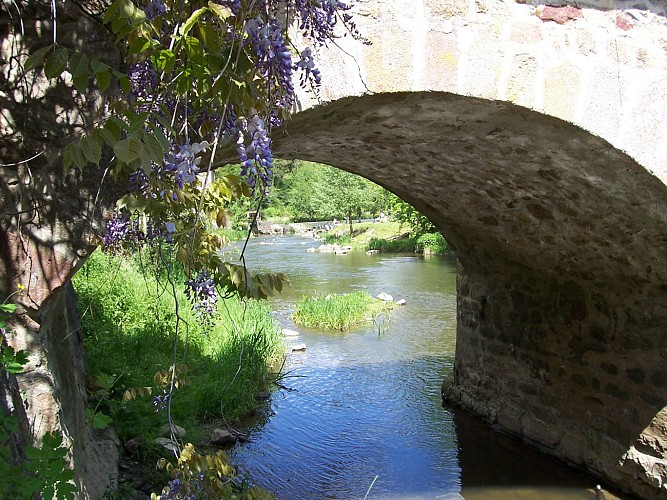 Saint-Céneri-le-Gérei - Plus Beau Village de France