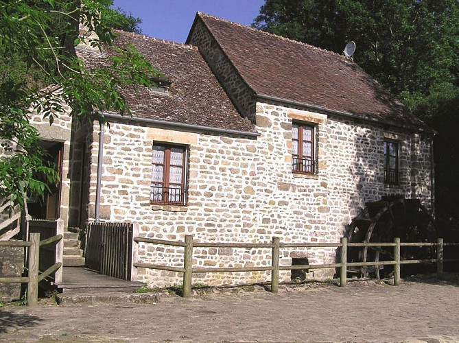 LE MOULIN AU DOMAINE DE TROTTÉ