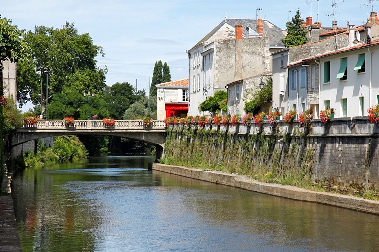 FONTENAY-LE-COMTE