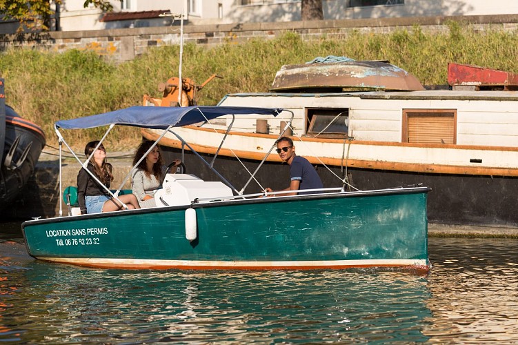 BATEAUX ELECTRIQUES  ET CANOES KAYAK RUBAN VERT