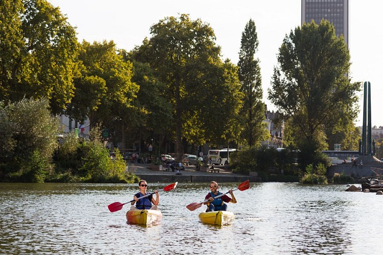 BATEAUX ELECTRIQUES  ET CANOES KAYAK RUBAN VERT