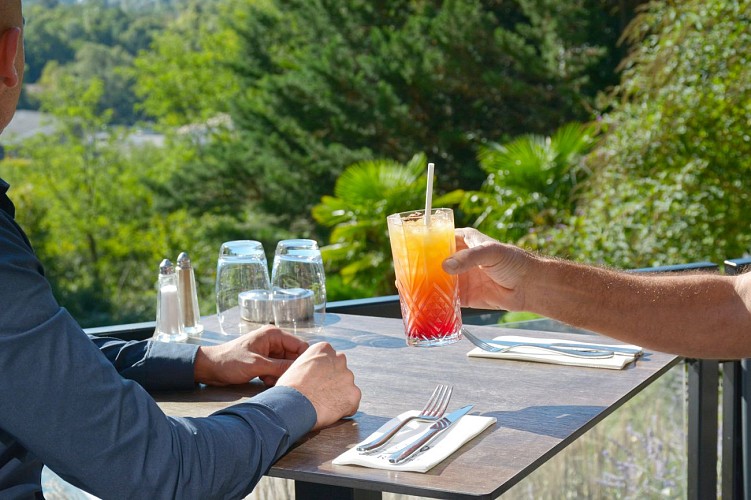 Hôtel Brasserie Le Repère