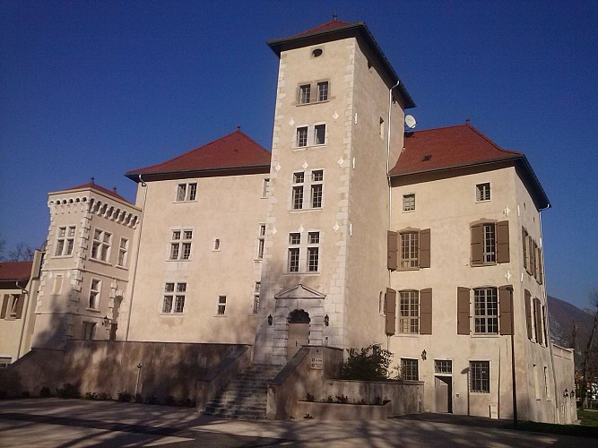AppartHotel Tempologis - Chateau de la Rochette