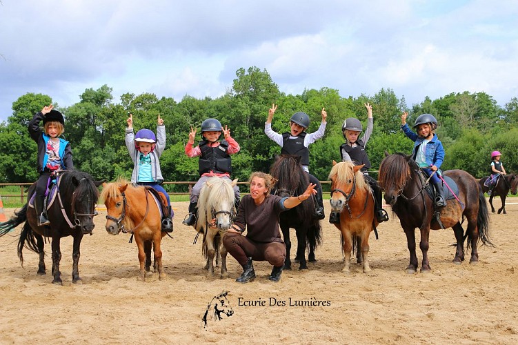 CENTRE EQUESTRE ECURIE DES LUMIERES