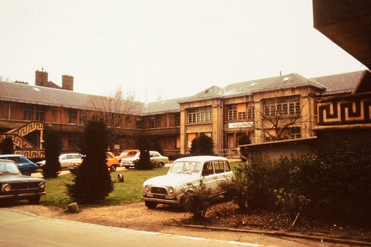 L'ancien pavillon Louis Martin CHU - Hôpitaux de Rouen - Site Charles Nicolle Les parcours numériques Histoire et Patrimoine The former