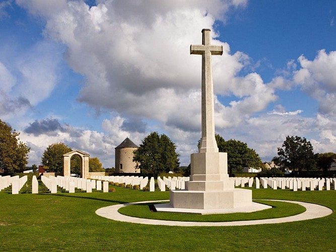 Cimetiere_militaire-Thomas_BOIVIN_-__Normandie_Pays_d_Auge