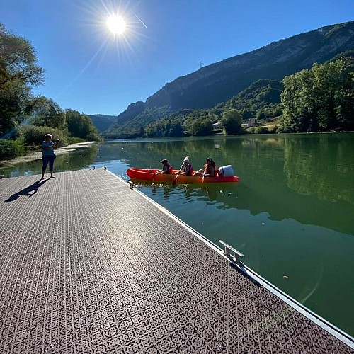 Canoë-kayak dans les gorges de l'Ain depuis Thoirette