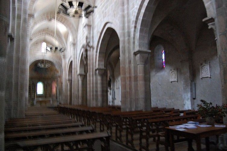 Issy-l'Evêque intérieur