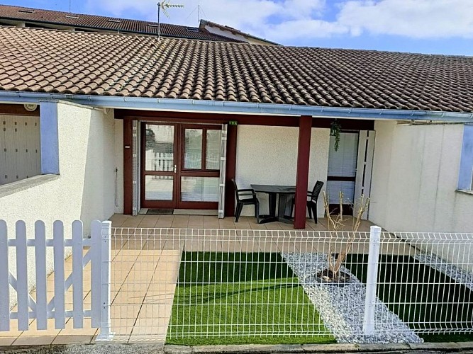 12A PONT VOLANT TERRASSE COTE ENTREE