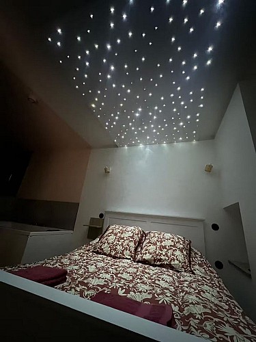 argentonnay-gite-le-reve-etoile-chambre1