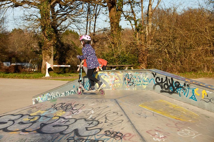 SKATE PARK