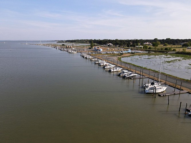 Le Port rive Fautaise