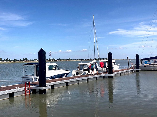 Le Port rive Fautaise