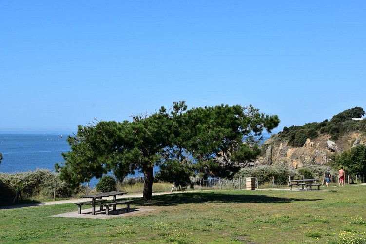 AIRE DE PIQUE NIQUE PLAGE DES JAUNAIS