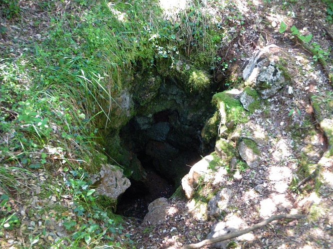 Entrée de l'Aven Eva
