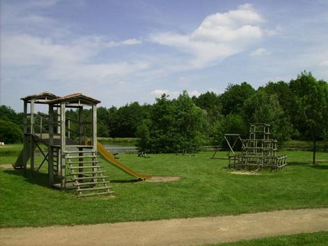 AIRE DE PIQUE-NIQUE DU PARC DE LA BARBOTINE