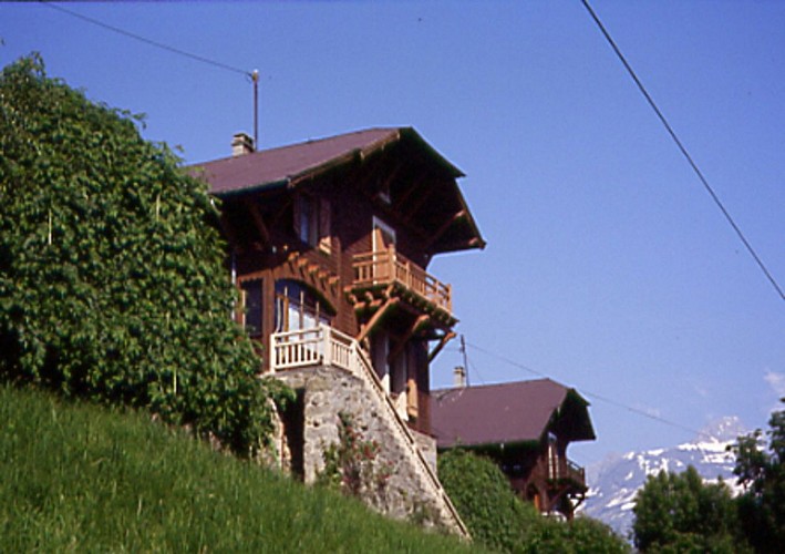 The P.L.M building and provincial villas