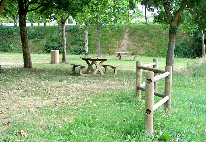 AIRE D'ARRET VÉLO - RABLAY - BOUCLE LAYON AUBANCE