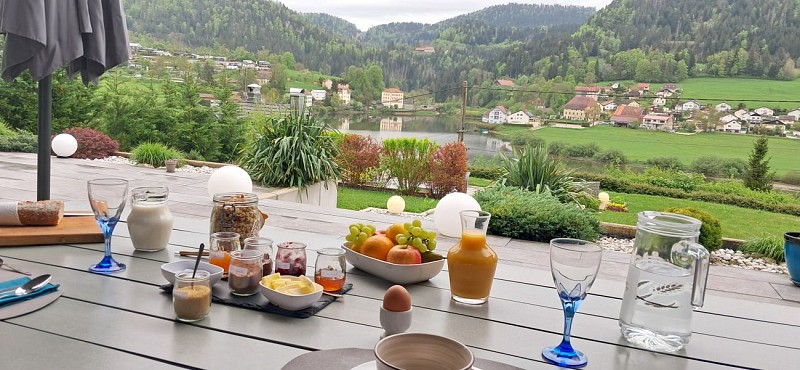 CH-vue-du-lac-villerslelac (6)