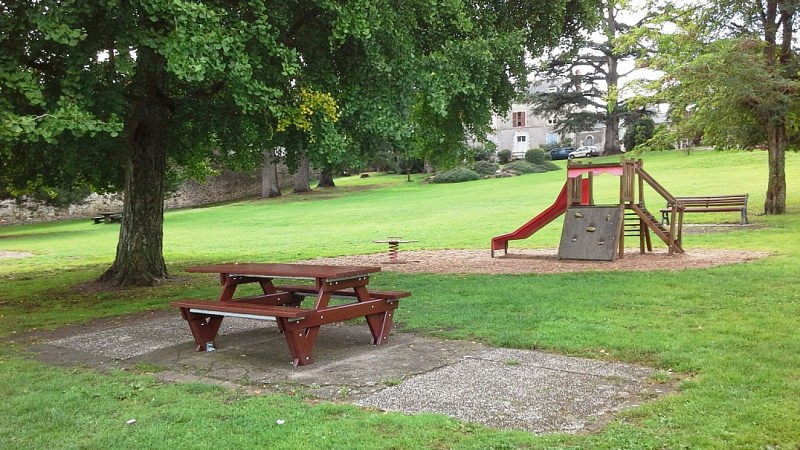 AIRE DE PIQUE-NIQUE DU PARC DU PRIEURÉ