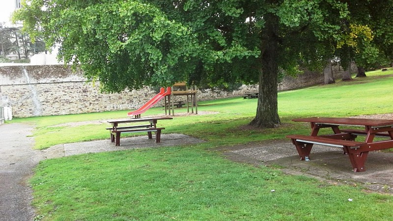 Aire de pique-nique du parc du Prieuré