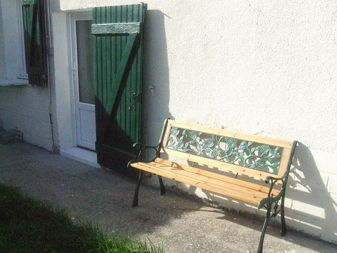 jardin avec un banc 