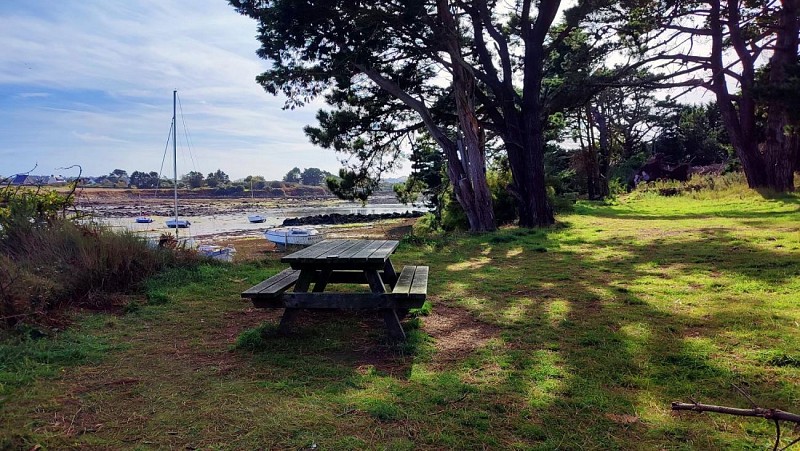 Table de pique-nique sur l'aber | Plouguerneau