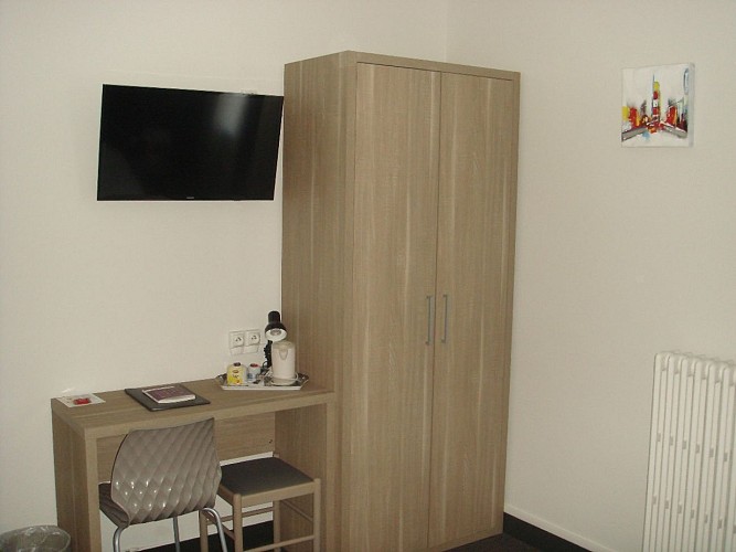 hotel-le-savoy-bureau-rangement