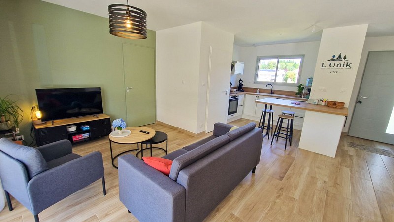 Salon avec télévision connectée