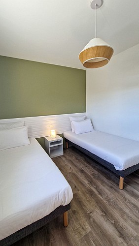 Gîte l'UNIK - Chambre_3_Les_Bruyères