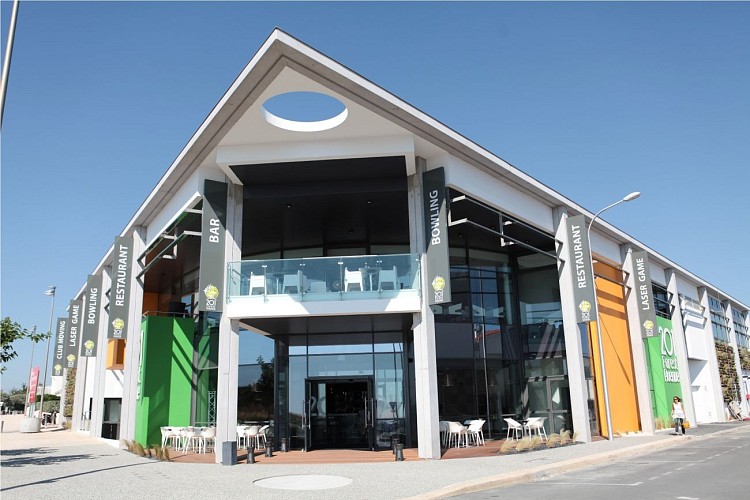 201 FOREST AVENUE - BOWLING - LASER GAME