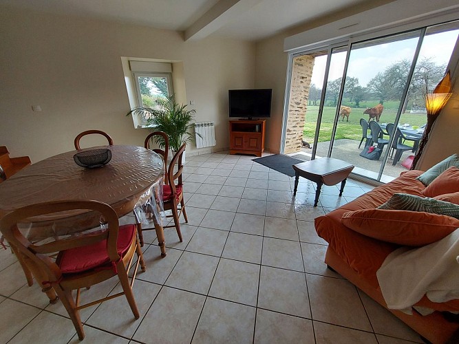 AU PRÉ DES POMMIERS