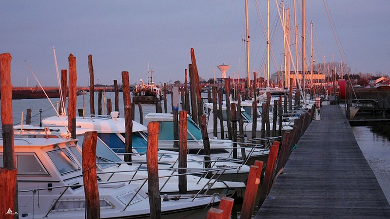 Port rive Aiguillonnaise