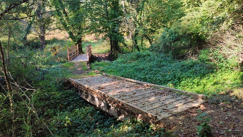 Passerelles sur le Yar entre Tremel et Plufur
