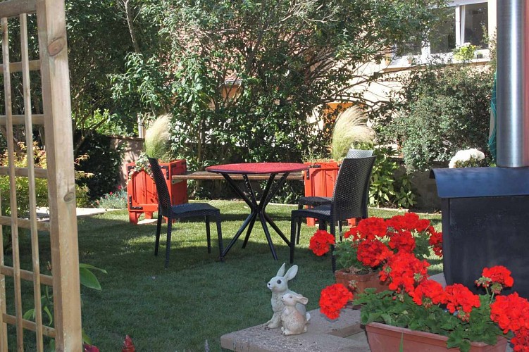 Coin détente devant le gîte